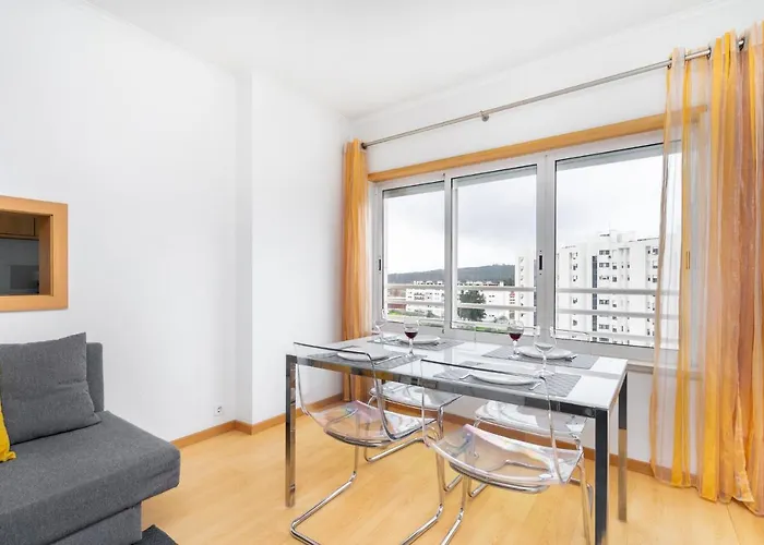 Lisboa, Cidade, Elegant Apartment With Air Cond, Free Wifi And Near Metro, By Ig